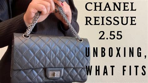 UNBOXING CHANEL REISSUE 225 